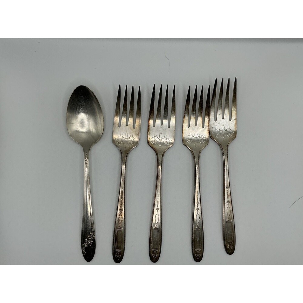Set Of 4 Vintage Oneida Community Spoon and Forks